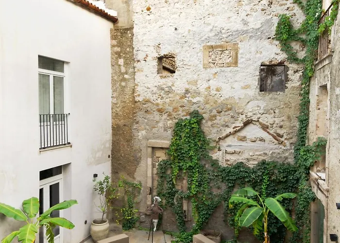 Isabella Di CastigliaAlbergo